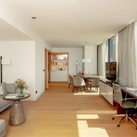 Torre Melina, A Gran Melia برشلونة